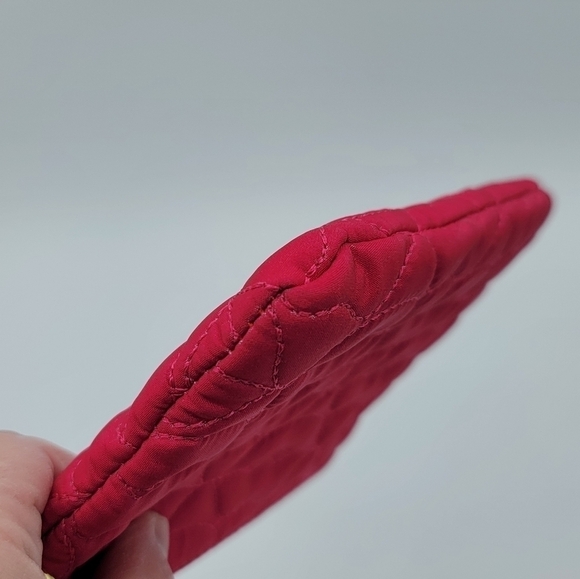 Betsey Johnson Barbie Pink Quilted Lip Wristlet NEW #671 - Picture 9 of 16